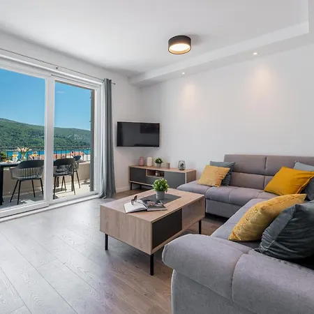 Amazing Sea View Petra & Paula