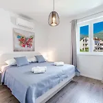 Amazing Sea View Petra & Paula Apartment Slano