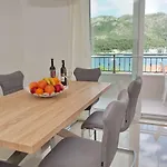 Amazing Sea View Petra & Paula Apartman *