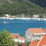 Amazing Sea View Petra & Paula Apartman