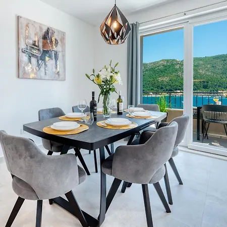Amazing Sea View Petra & Paula Apartment